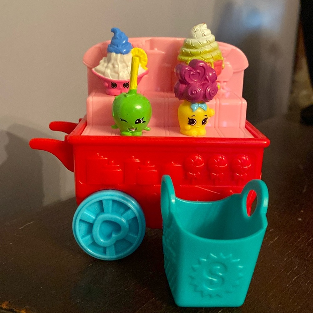 ! Moose Shopkins Replacement Sweet Spot Food Candy Cart Red Pink Blue Rolling Wh